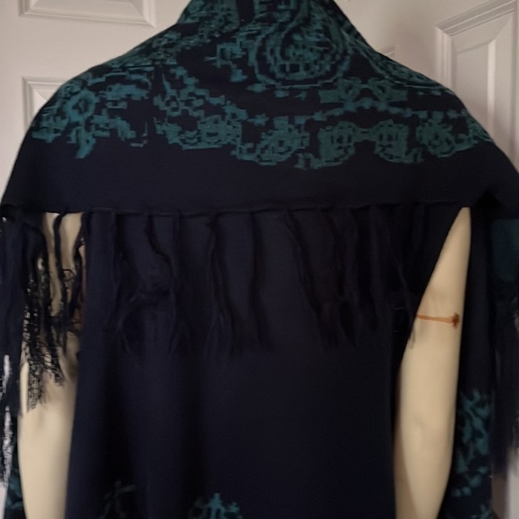 𝅺catherine’s Fringed Navy Teal Shawl Shrug Cape OS - Picture 6 of 9